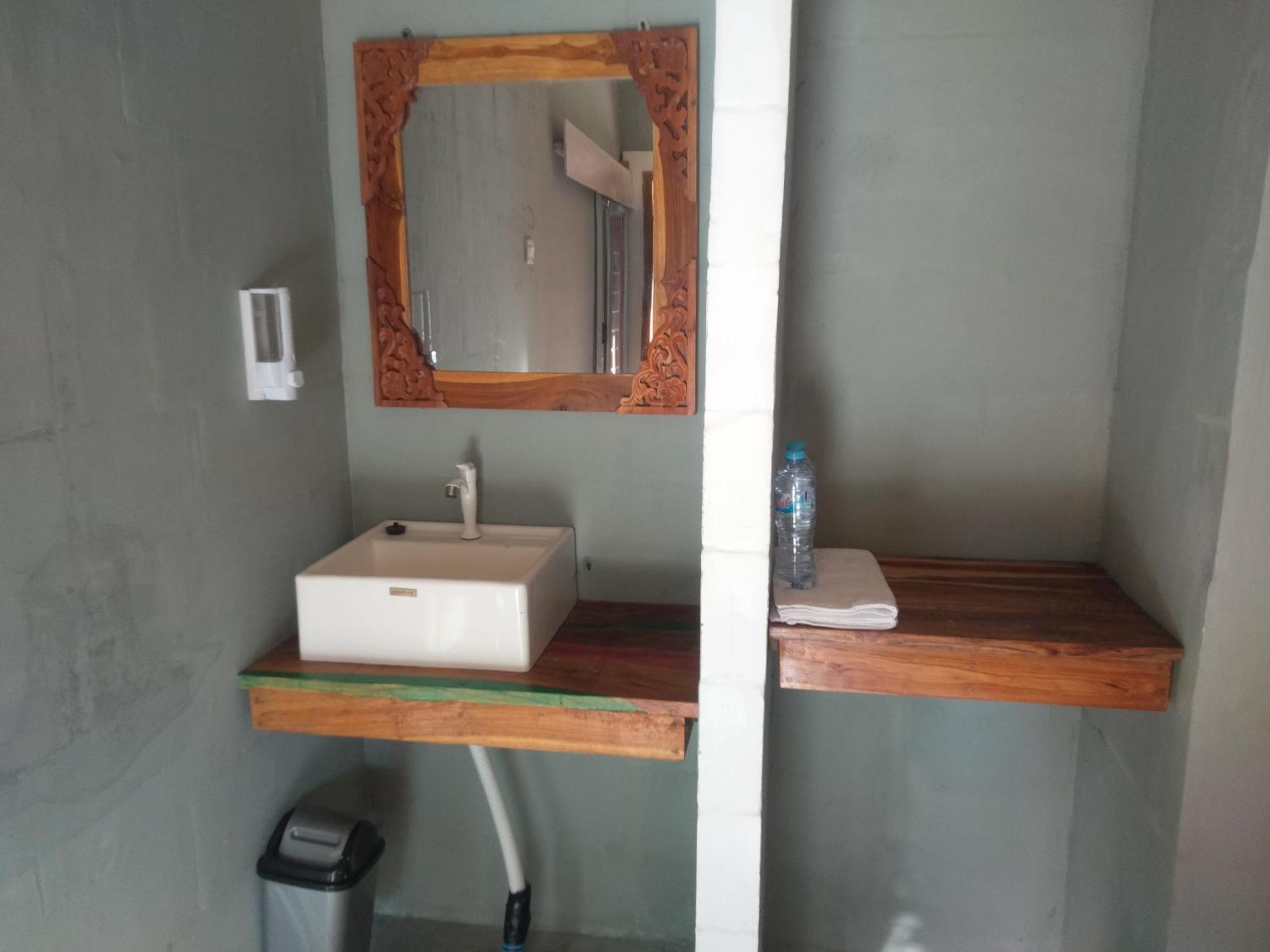 Wooden Kemiren Homestay Banyuwangi Banyuwangi  Exterior foto